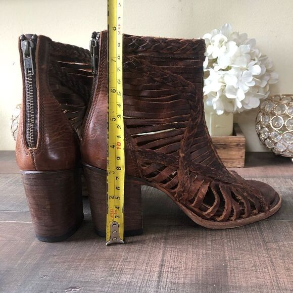 Freebird Bella Ankle Boots - Picture 5 of 10